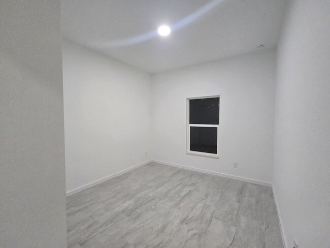 Building Photo - BRAND NEW 4/2/2-SOUTH LEHIGH ACRES