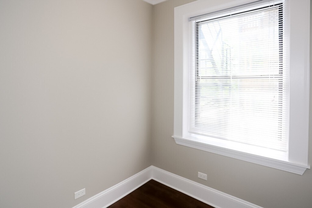 Building Photo - 817 W Lakeside Pl