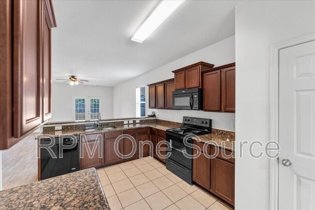 Building Photo - 113 Oriole Dr