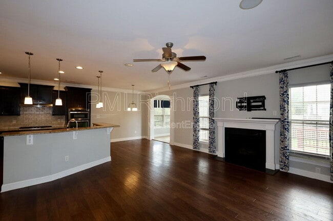 Building Photo - 6924 Swanhaven Dr