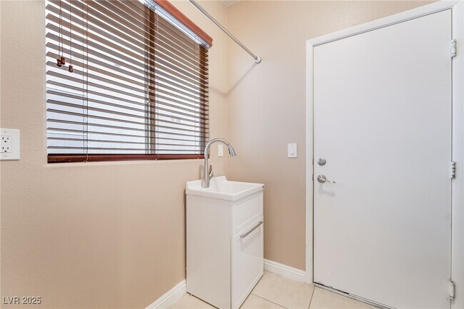 Building Photo - 9542 Twister Trace St