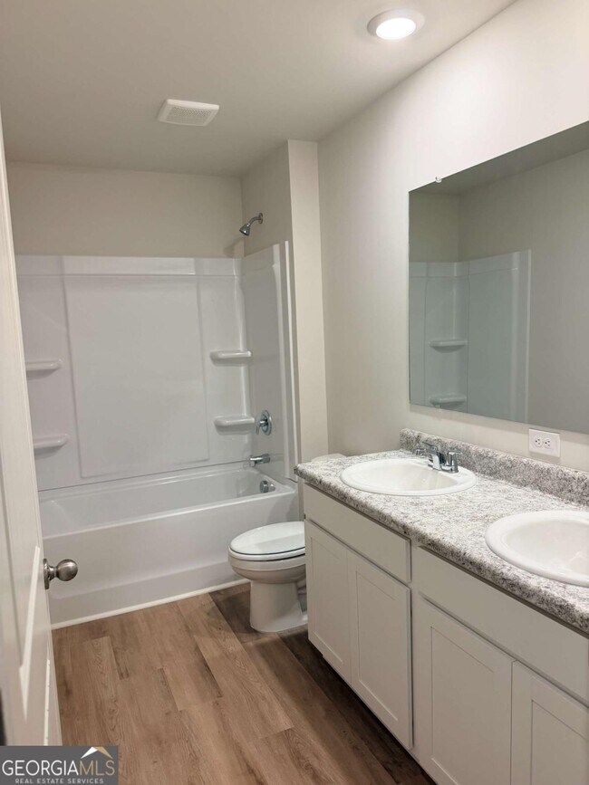 Building Photo - 112 Glenrise Dr
