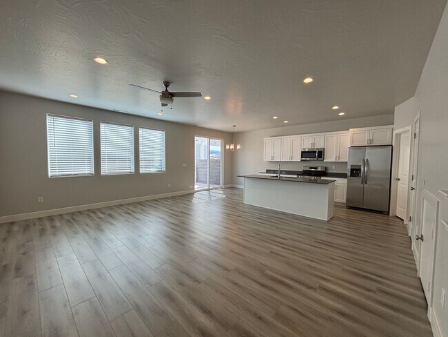 Building Photo - SAND HOLLOW TOWNHOME FOR RENT!