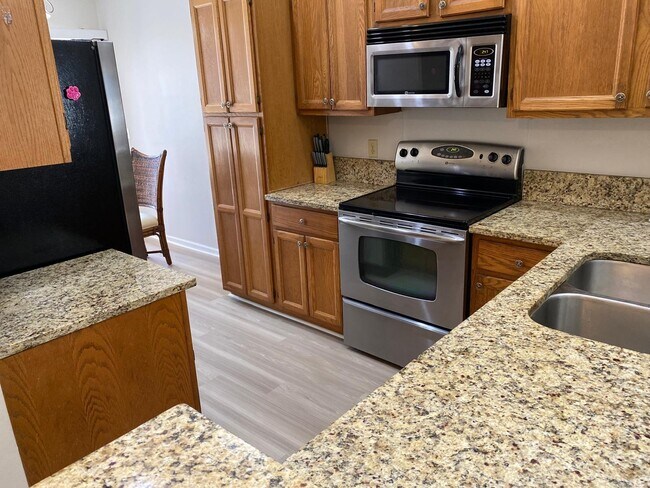 Building Photo - 12718 Westhampton Cir