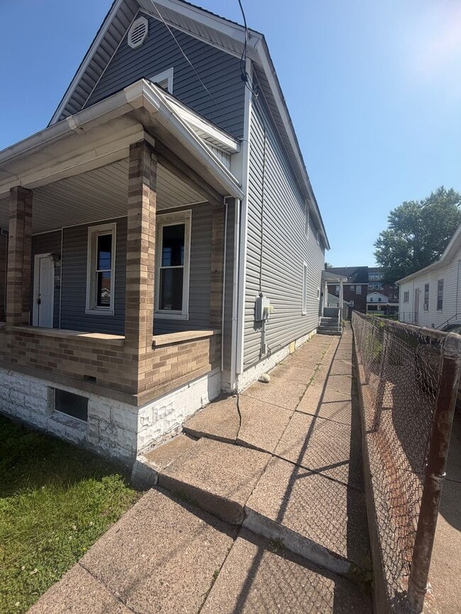 Building Photo - 1609 Liberty St
