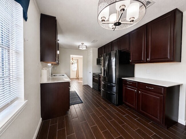 Building Photo - 4418 Saffron Ln