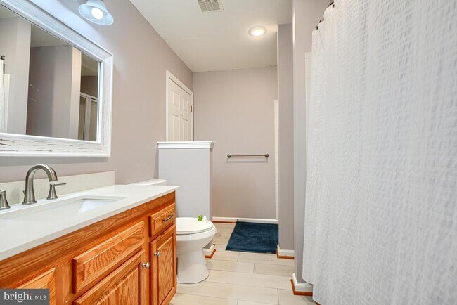 Building Photo - 215 Gracecroft Ct