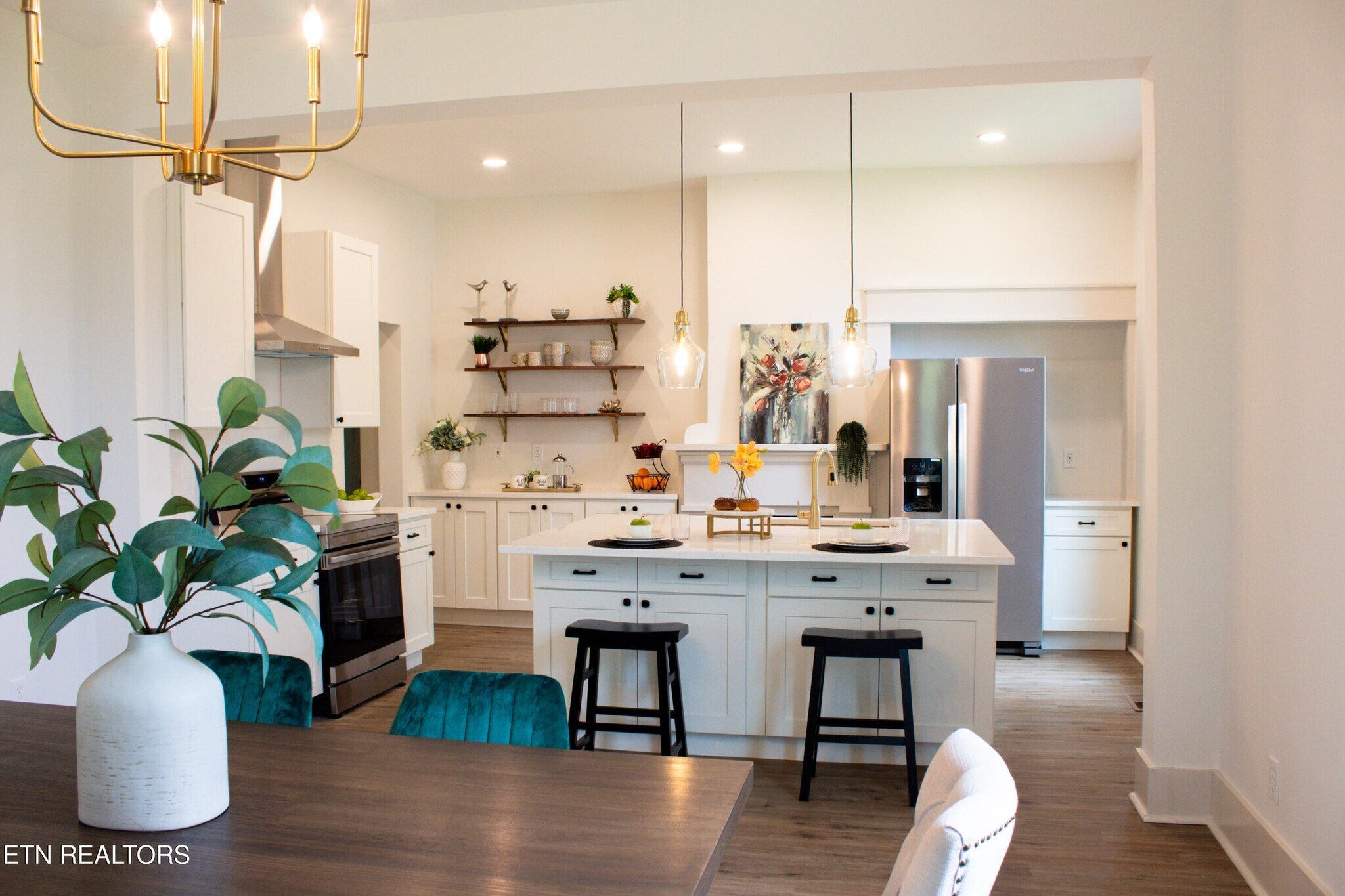 Building Photo - 570 Monroe St