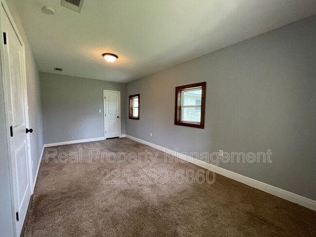Building Photo - 1340 Bellonia Dr