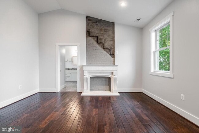 Building Photo - 4110 Cherry Hill Rd