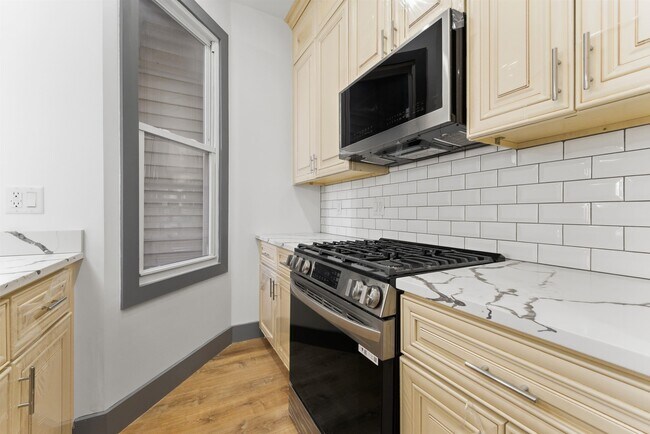 Building Photo - 821 18th St