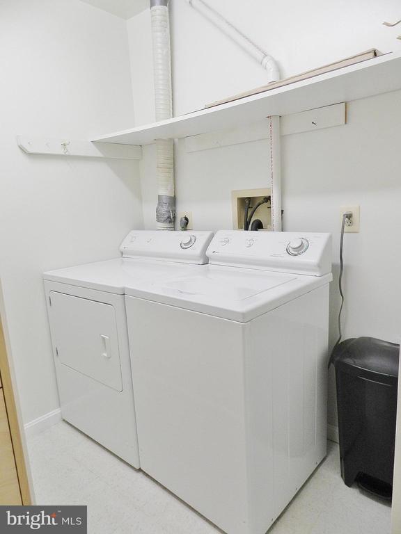 Building Photo - 4235 Fox Lake Dr