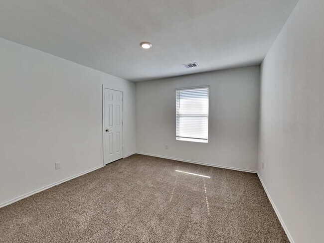 Building Photo - 18719 Charter Elm Dr
