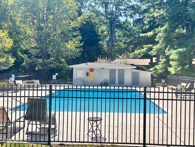 Building Photo - 36 Donna Lynn Dr