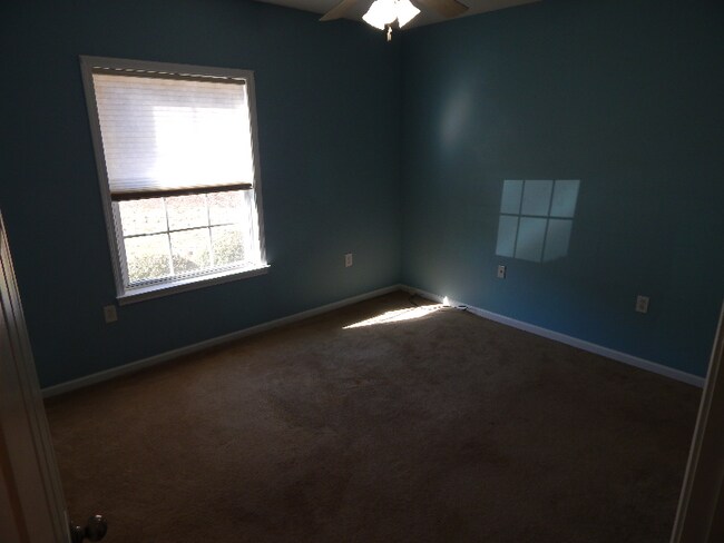 Building Photo - 301 McKenna Cir