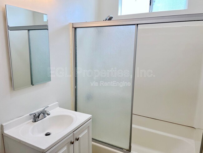 Building Photo - 11535 Sylvan St