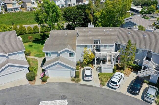 Building Photo - Furnished Beacon Hill Beauty!