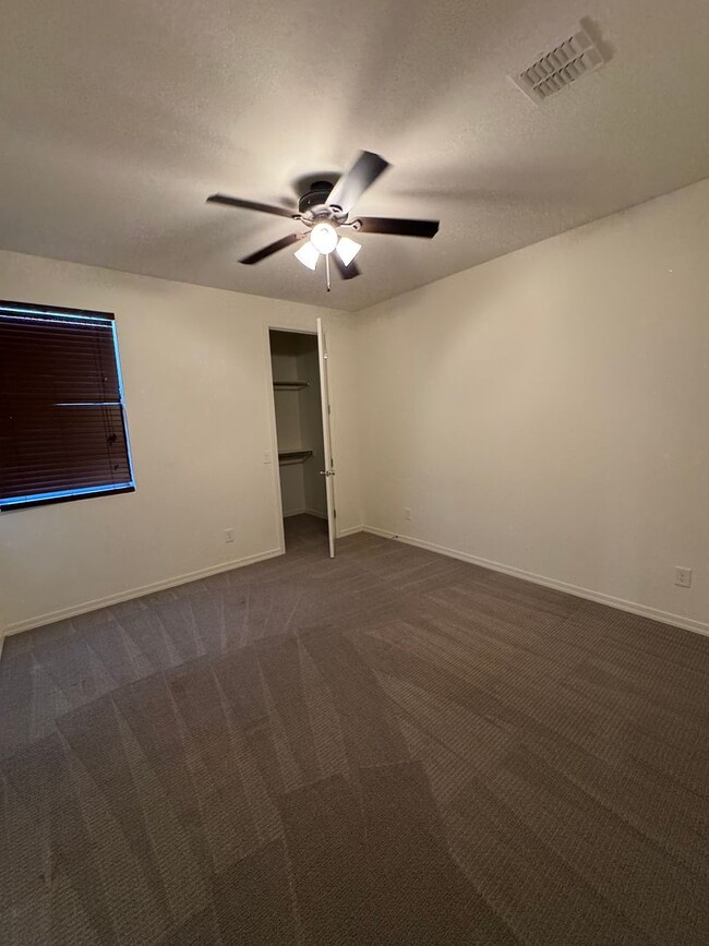 Building Photo - Upgraded Corner Townhome in the Heart of G...