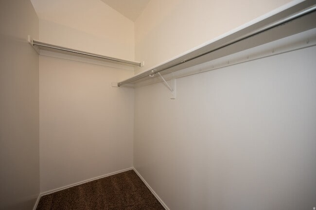 Building Photo - 8004 Old Barn Dr