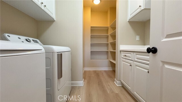 Building Photo - 22 Statuary