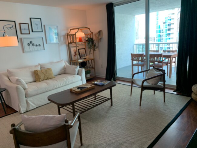 Building Photo - 1200 Brickell Bay Dr