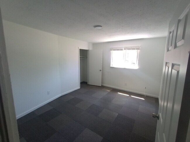 Building Photo - 2408 Maltby Ave