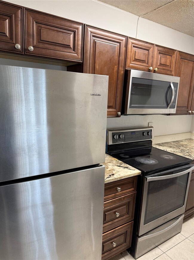 Primary Photo - 2730 Forest Hills Blvd