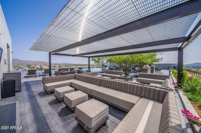 Building Photo - 7180 E Kierland Blvd