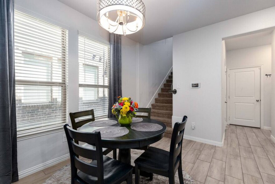 Building Photo - 6704 Farsight Dr