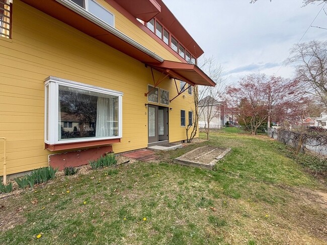 Building Photo - 5 Avondale Ave
