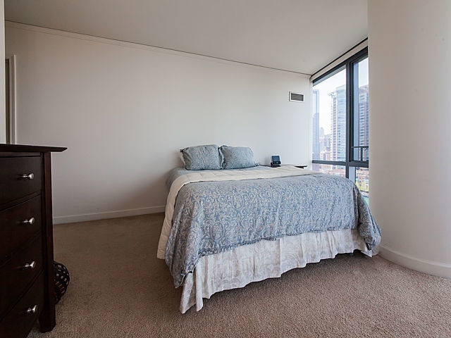 Building Photo - 450 E Waterside Dr