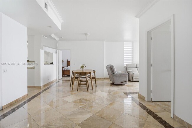 Building Photo - 888 Brickell Key Dr