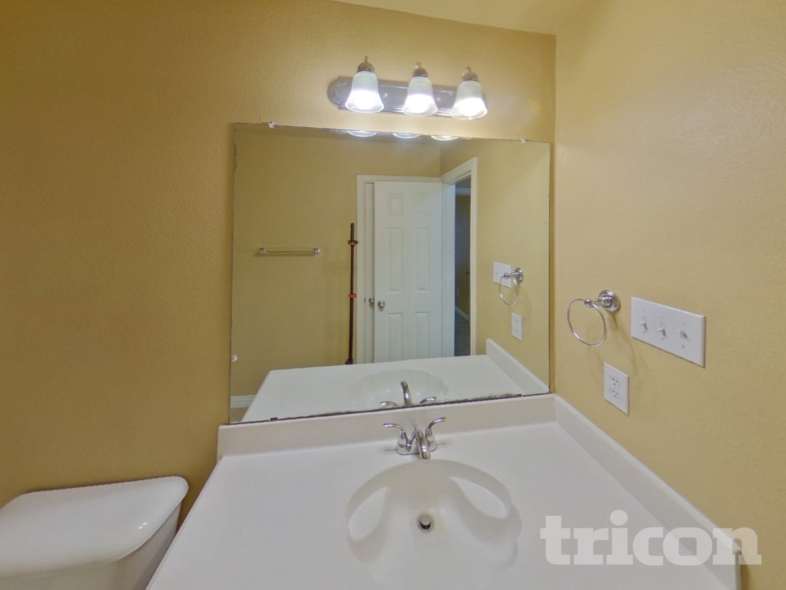 Building Photo - 7729 Glencrest Dr