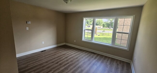 Building Photo - 30X Hendrickson Ln