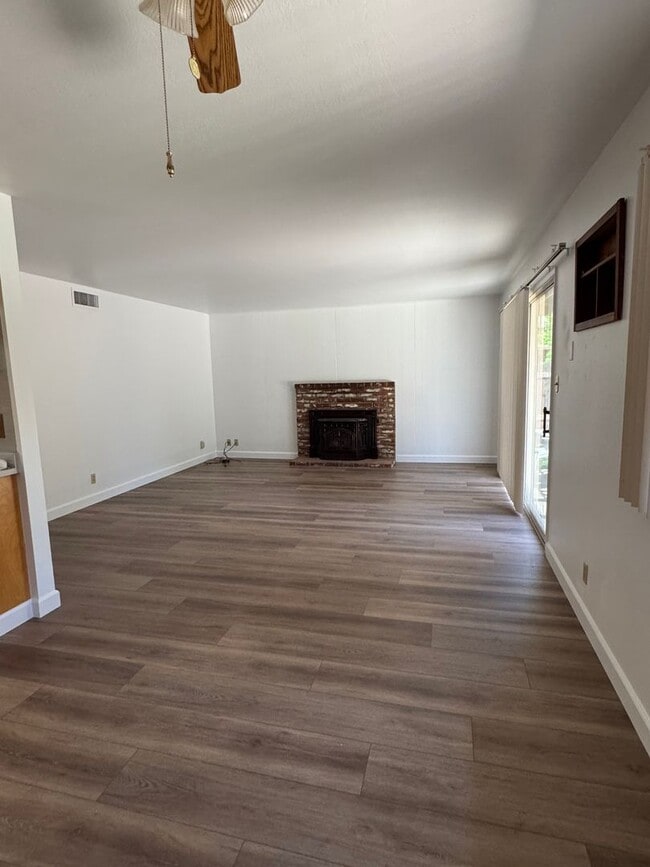 Building Photo - CENTRAL DAVIS SINGLE STORY HOME