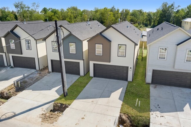 Building Photo - 9946 Lanewell St