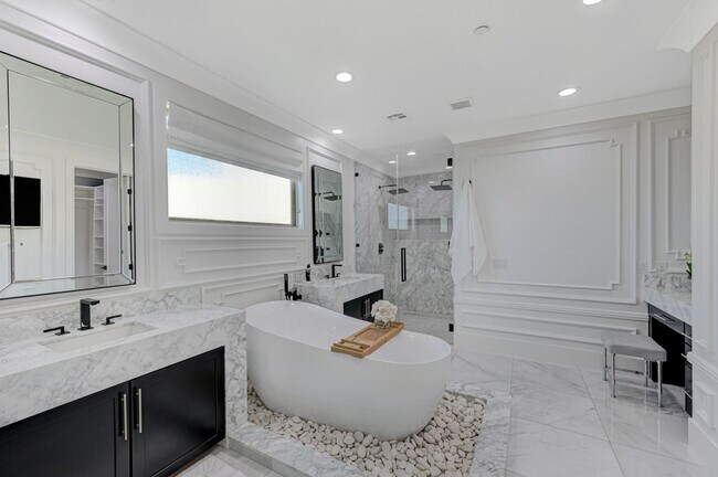 Building Photo - Distinctive Fully Furnished Estate in The Canyons!