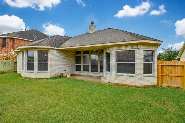 Building Photo - 211 Elana Ln