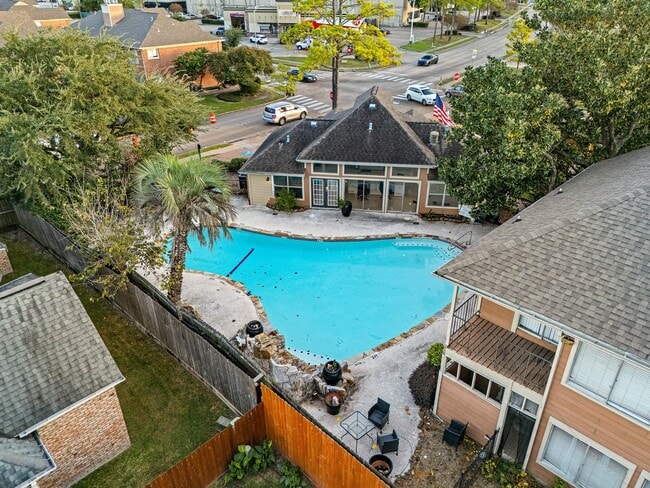 Building Photo - 12100 Overbrook Ln