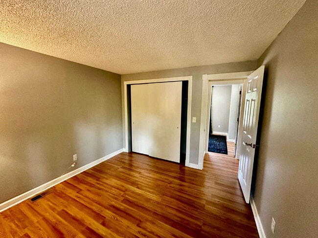Building Photo - "Charming 3-Bed Home with Finished Basemen...