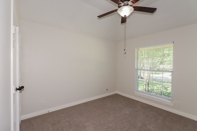 Building Photo - 210 Terrace Creek Ct