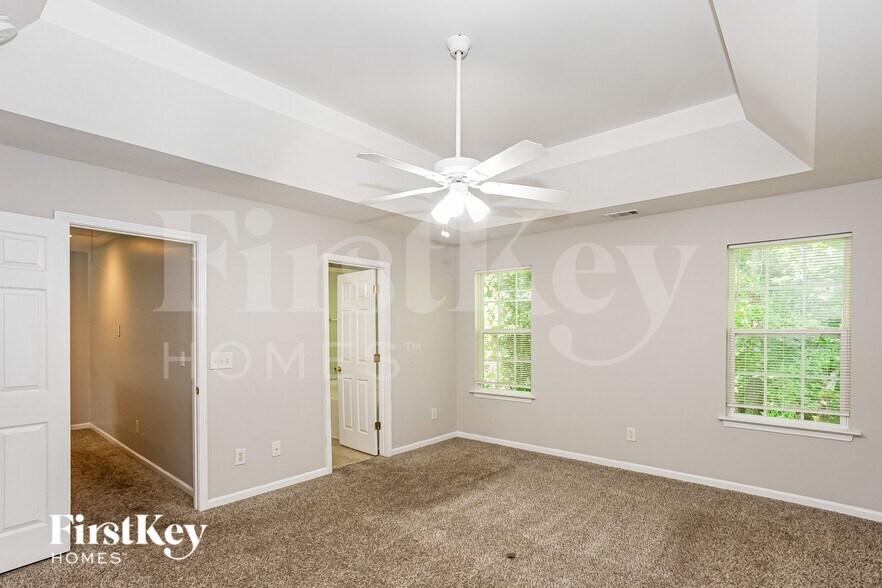 Building Photo - 8605 Royal Bluff Dr