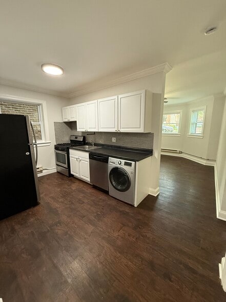 Primary Photo - 2113 W Giddings St