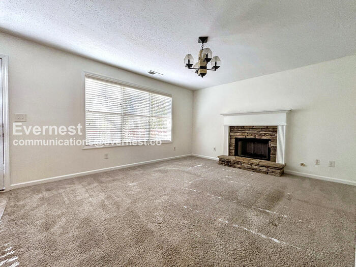 Building Photo - 5 Rosemont Ct