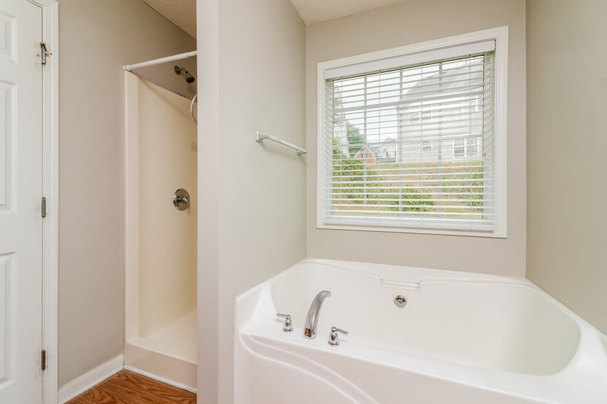 Building Photo - 226 Overlook Ct