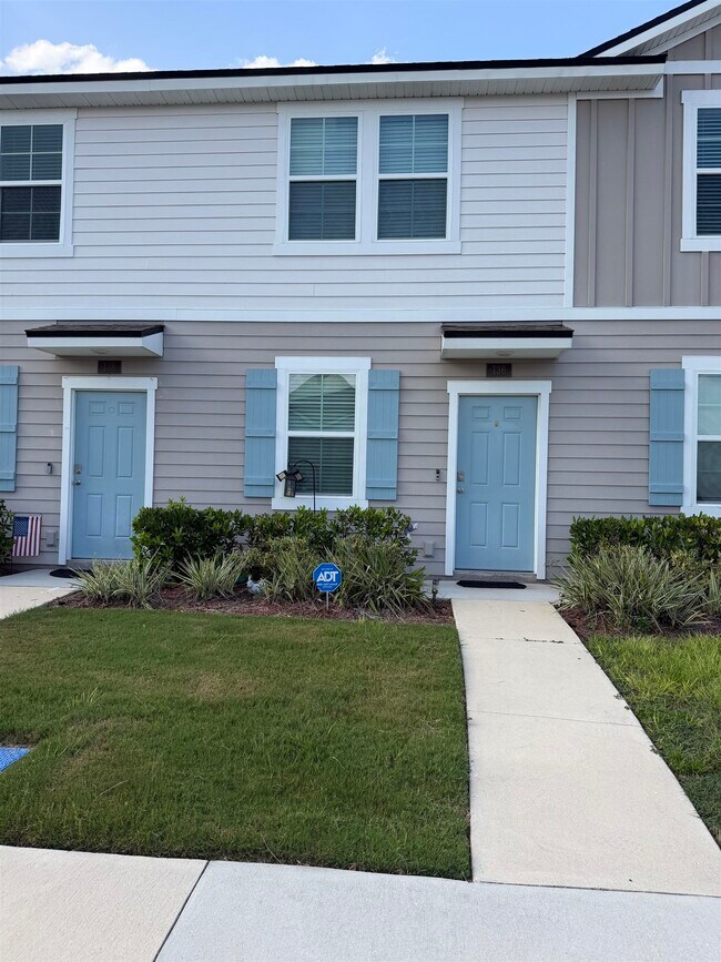 Building Photo - 136 Whispering Brk Dr