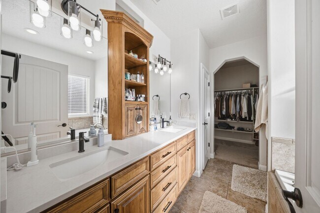 Building Photo - Home with Chef’s Kitchen & RV Parking