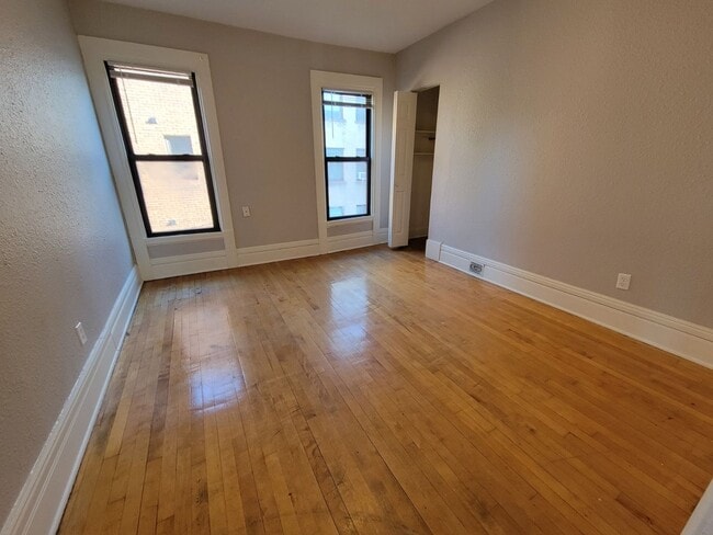 Building Photo - 3136 Lyndale Ave S