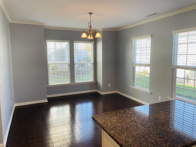 Building Photo - 408 Provincial St