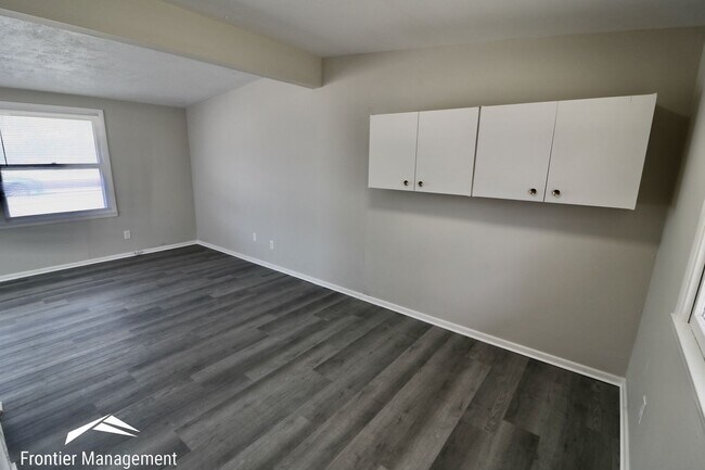 Building Photo - Unique Studio Apartment Located in East Manhattan!